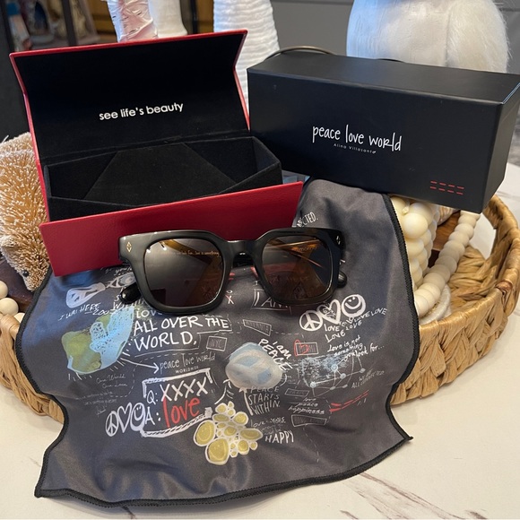 PEACE LOVE WORLD Reflective San Marino Sunglasses Black - Picture 5 of 16